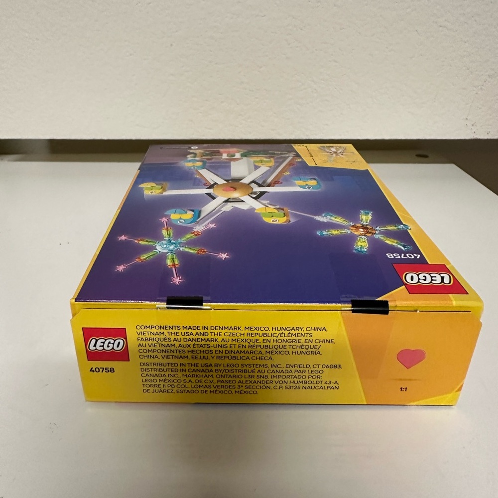 LEGO Creator Colorful Ferris Wheel Set - Picture 4 of 4